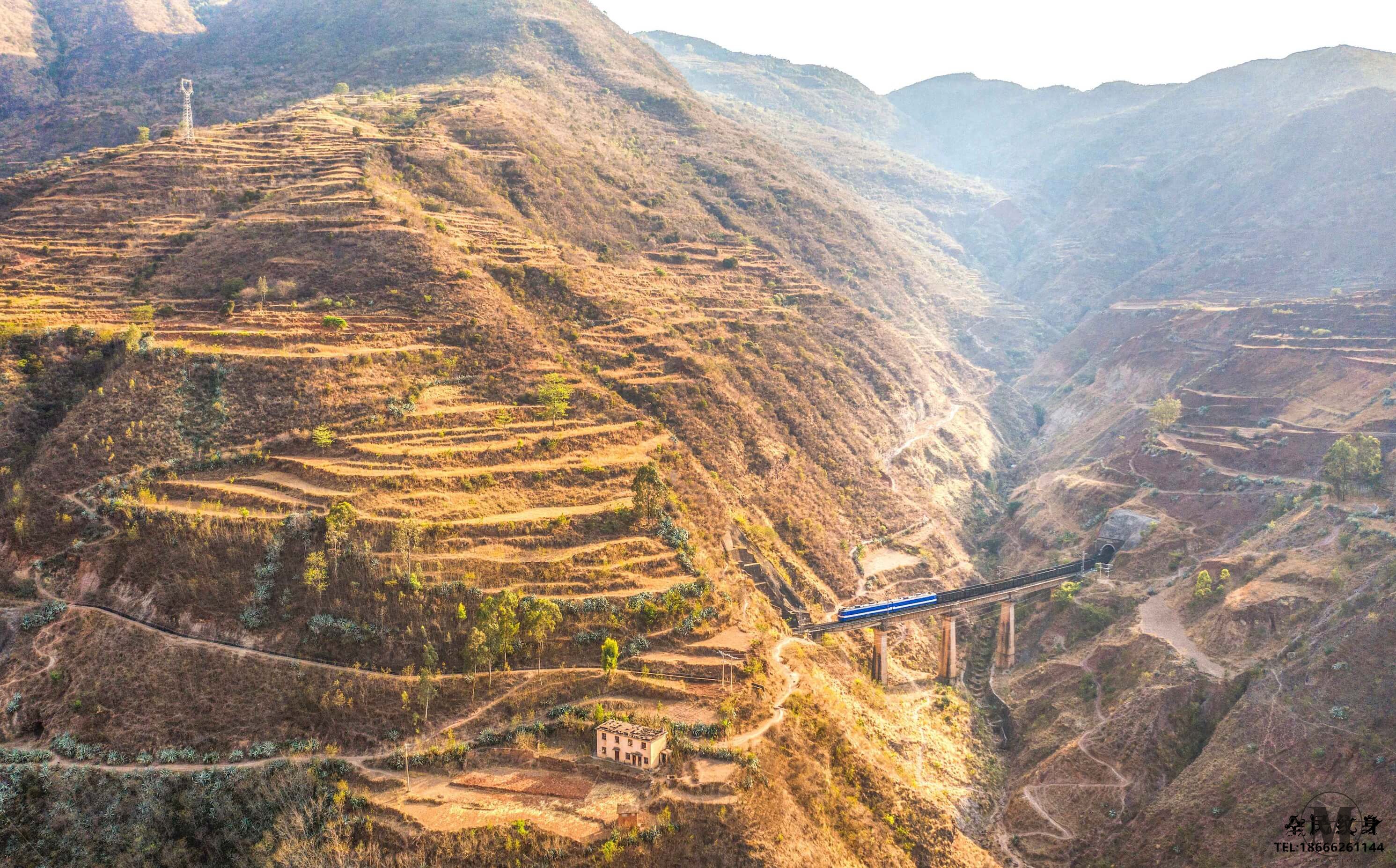 胜景,彩云,美食 . 品美食 赏胜景 朝辞天府之国 夕宿彩云之南